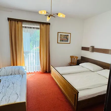 Ferienpension Garni Panzió Sankt Kanzian am Klopeiner See